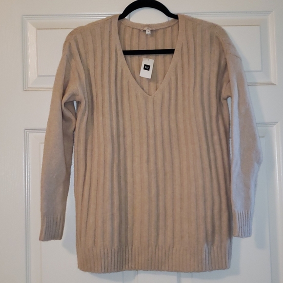 GAP Sweaters - Gap Wool Blend Tan Pull Over Sweater
